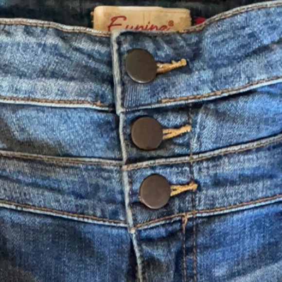 High waisted jean shorts Size Large excellent condition - Picture 2 of 2